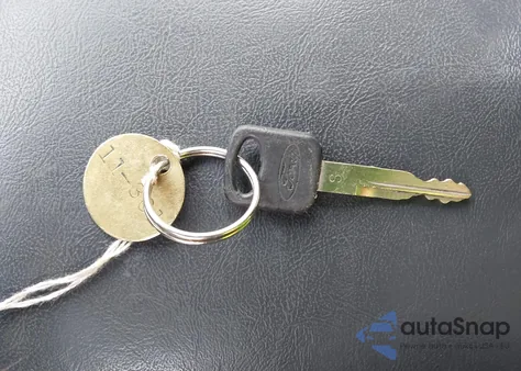 2001 Ford Crown Victoria Police Interceptor z USA, uszkodzony, nr VIN 2FAFP71W61X190896